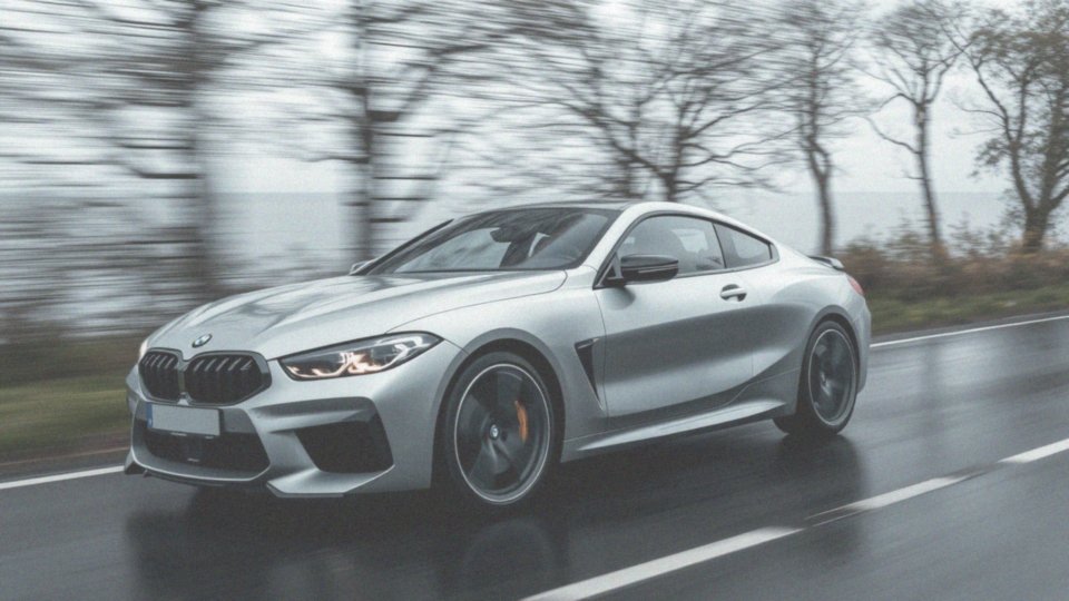 Jakie osiągi ma BMW M8 Coupé?